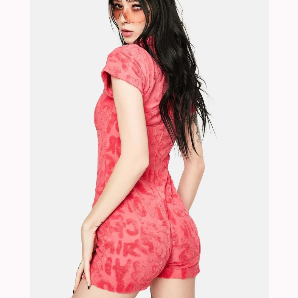 💥HOT ITEM💥Sexy Bodycon Textured Romper in Pink - Picture 9 of 16